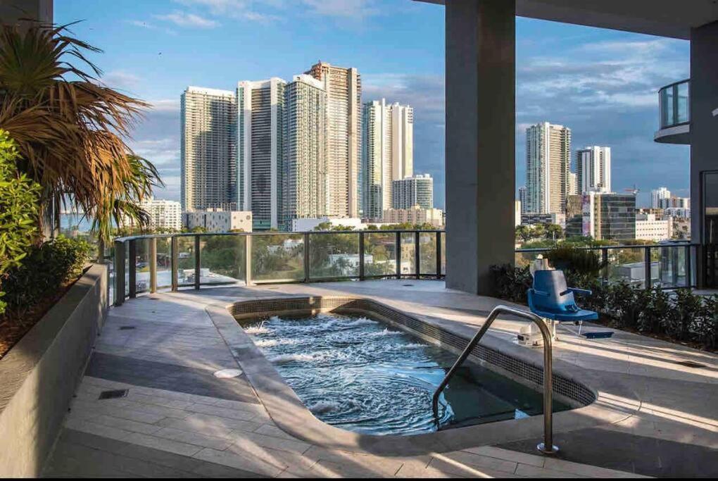 Apartment Modern & Beautifully Furnished Apt Midtown