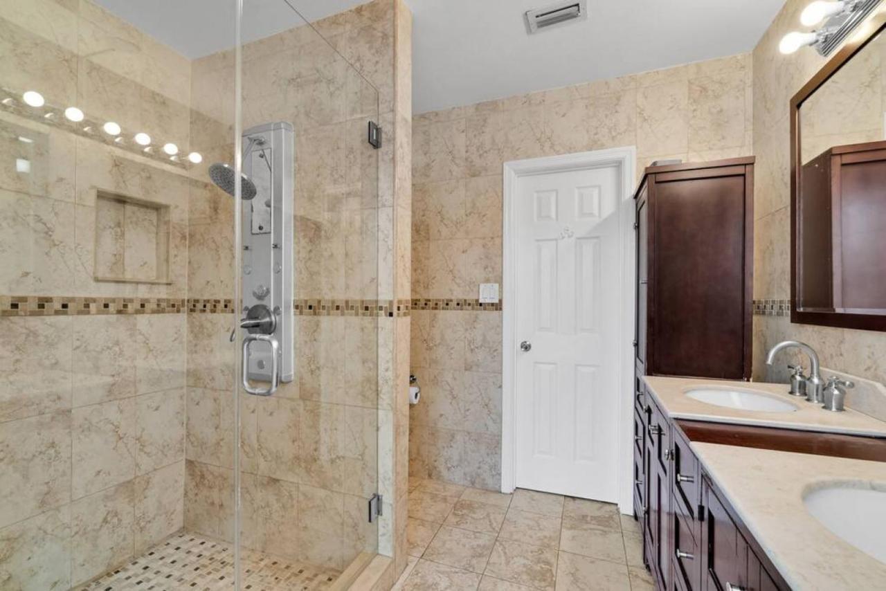 Holiday home Waterfront Heated Pool Miami
