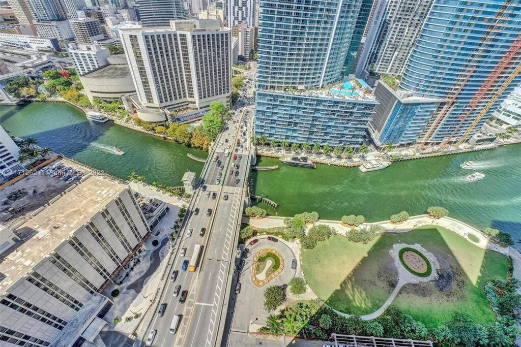 Waterfront Luxury 2 Bedrooms Iconbrickell Apartment