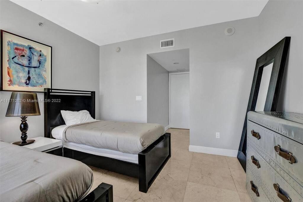 Waterfront Luxury 2 Bedrooms Iconbrickell Miami