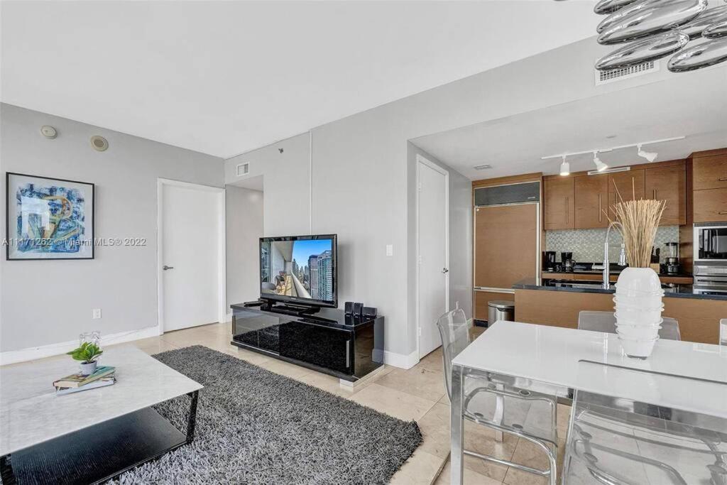 Waterfront Luxury 2 Bedrooms Iconbrickell Miami