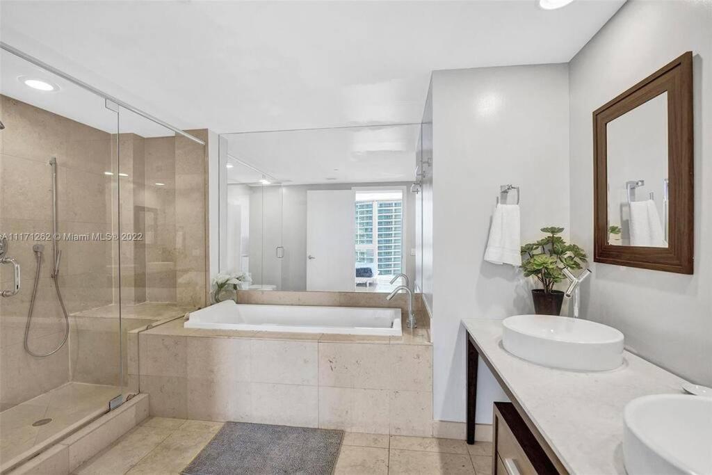 Waterfront Luxury 2 Bedrooms Iconbrickell * Miami