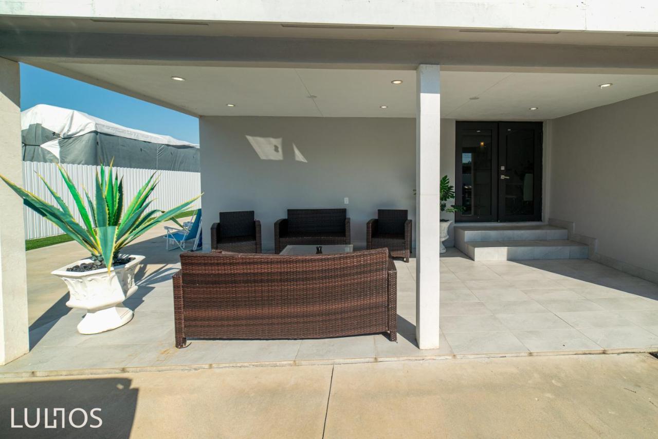 Holiday home Modern 6 Bedroom With Pool And Bbq In L34