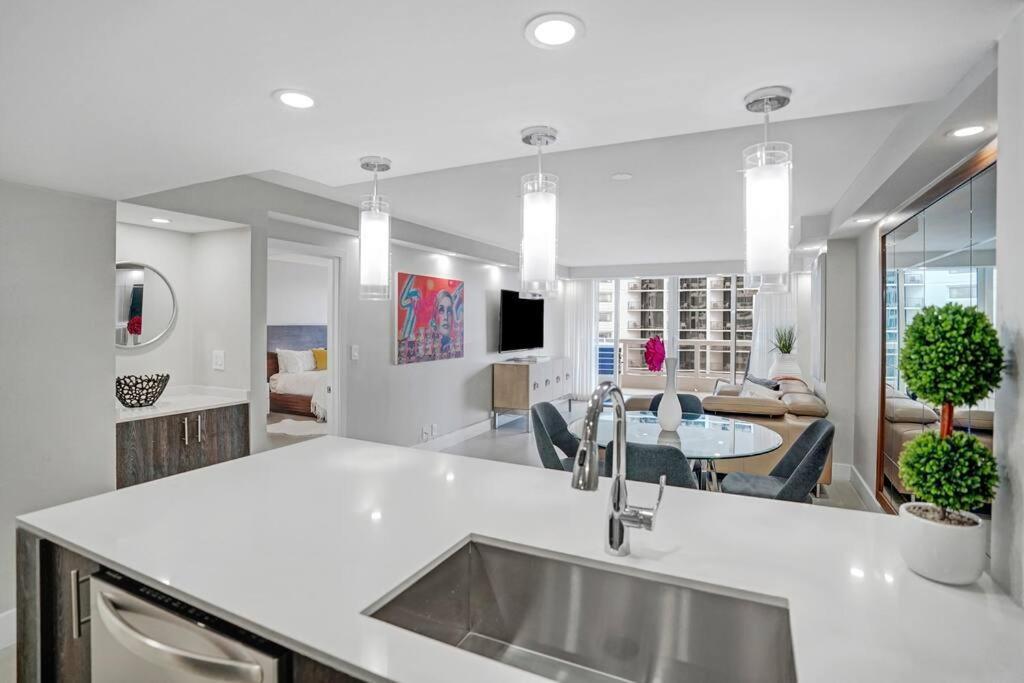 Electric Brand New With Water View, Edgewater Apartment Miami
