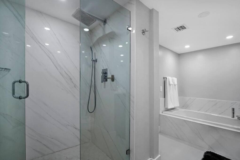 Electric Brand New With Water View, Edgewater Apartment Miami