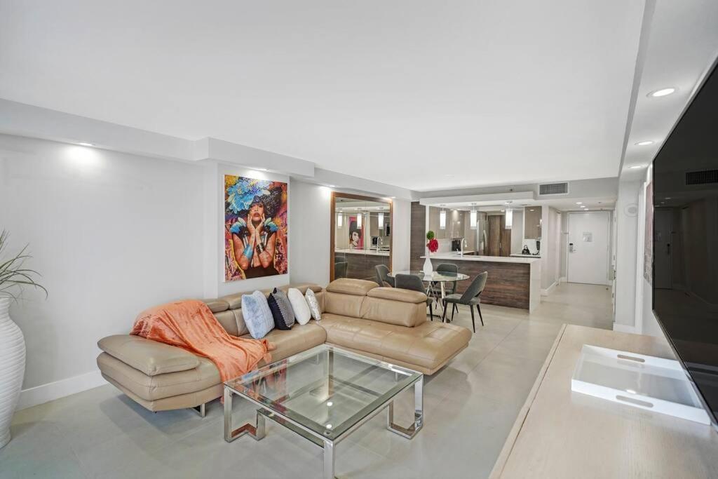 Electric Brand New With Water View, Edgewater Apartment