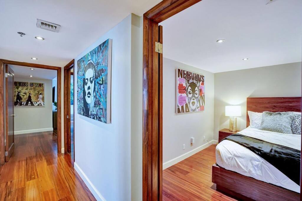 Wait N' Sea! Direct Water Views, Steps From Pool! * Miami
