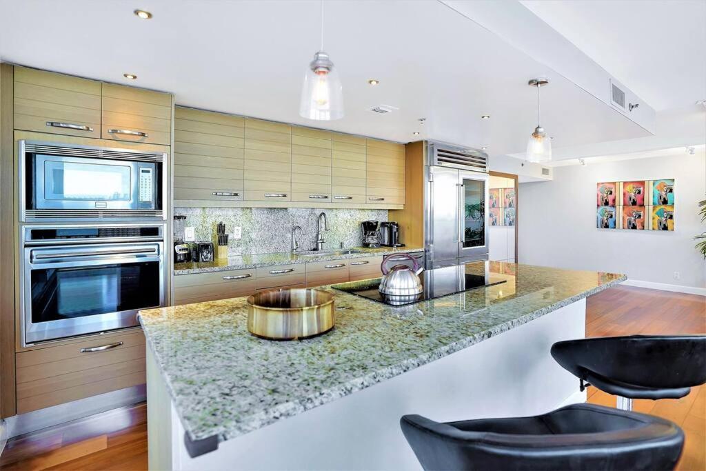 Apartment Wait N' Sea! Direct Water Views, Steps From Pool!