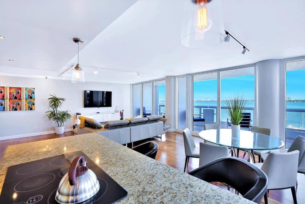 Apartment Wait N' Sea! Direct Water Views, Steps From Pool!