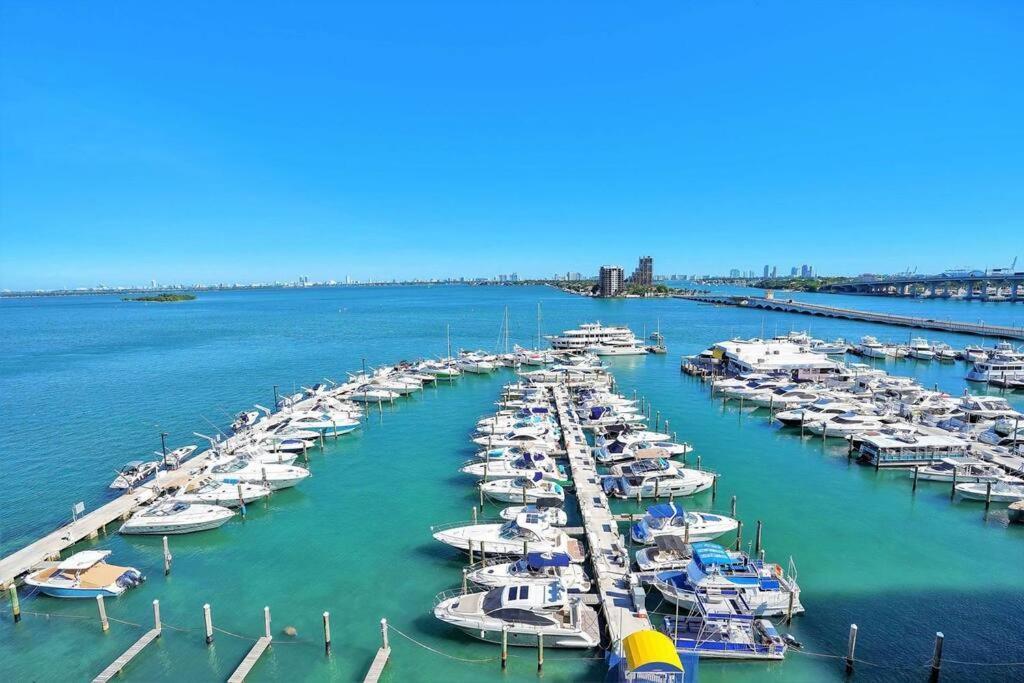 Apartment Wait N' Sea! Direct Water Views, Steps From Pool! *
