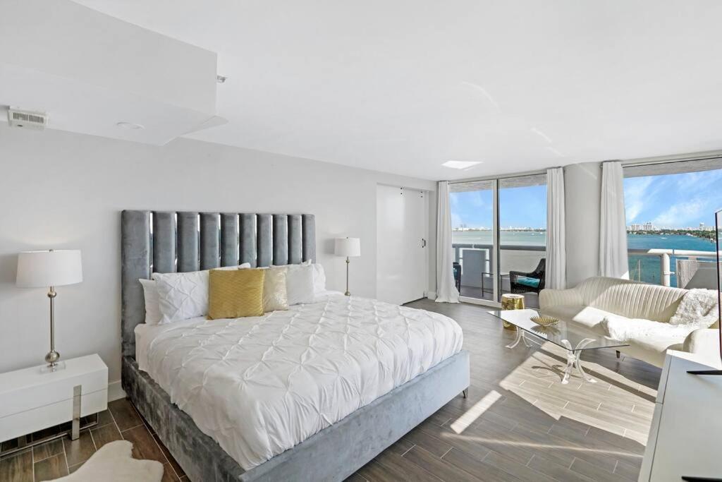 The Palms! Direct Water View Corner Apartment