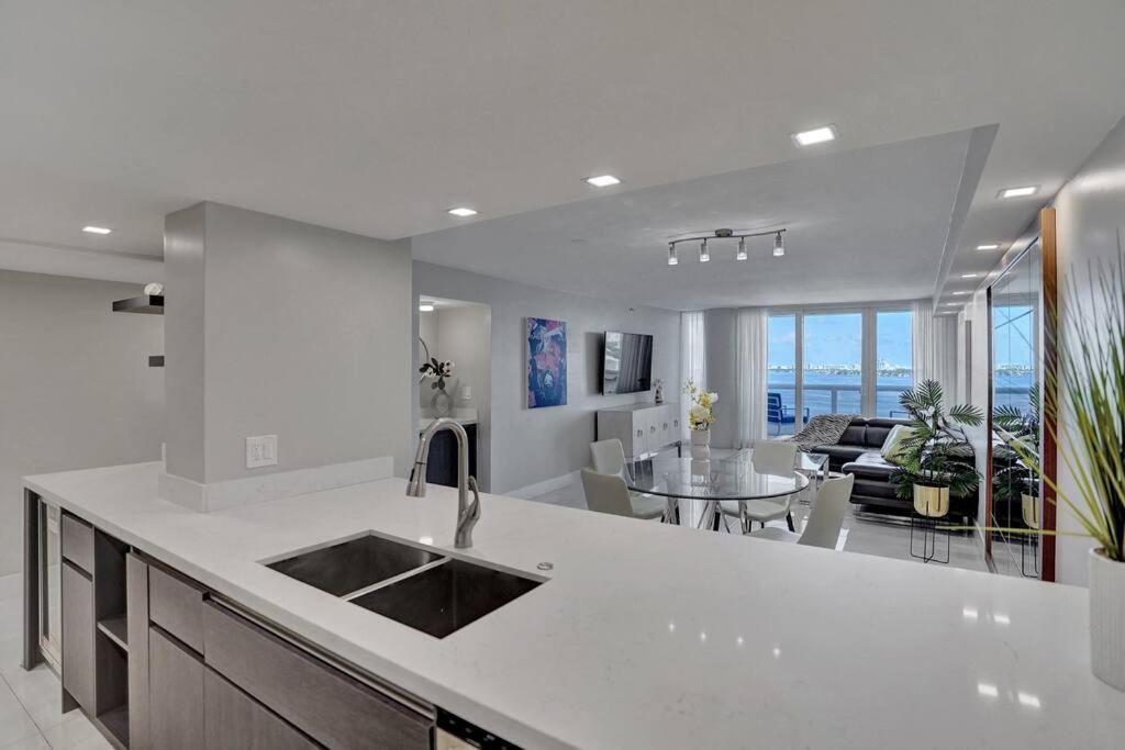 A Wave From It All! Direct Water Views! Miami