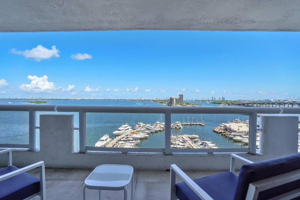 A Wave From It All! Direct Water Views! * Miami