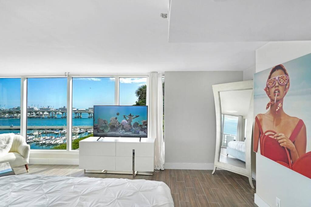 Apartment The Palms! Direct Water View Corner *