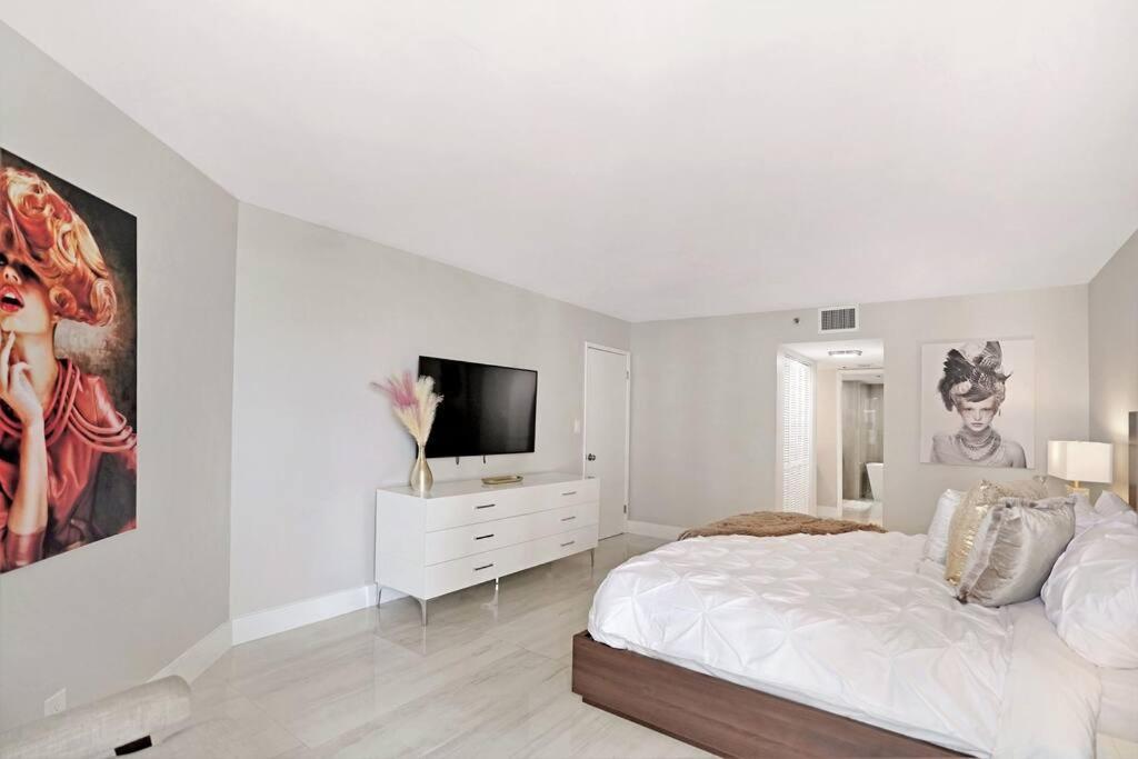 Sun-kissed & Sunshine! Direct Water And Views Apartment Miami