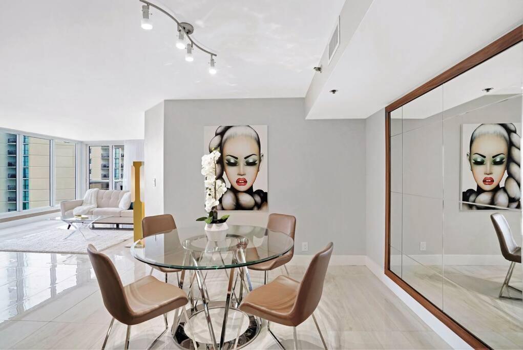 Sun-kissed & Sunshine! Direct Water And Views Apartment *