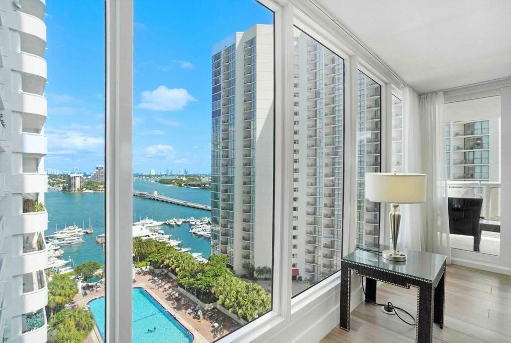 Aqua Marina! Water & Views! Apartment Miami