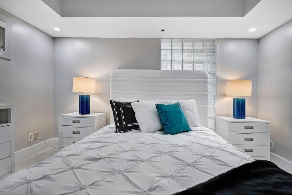 Over The Moon! Skyline And Water Views! Apartment *