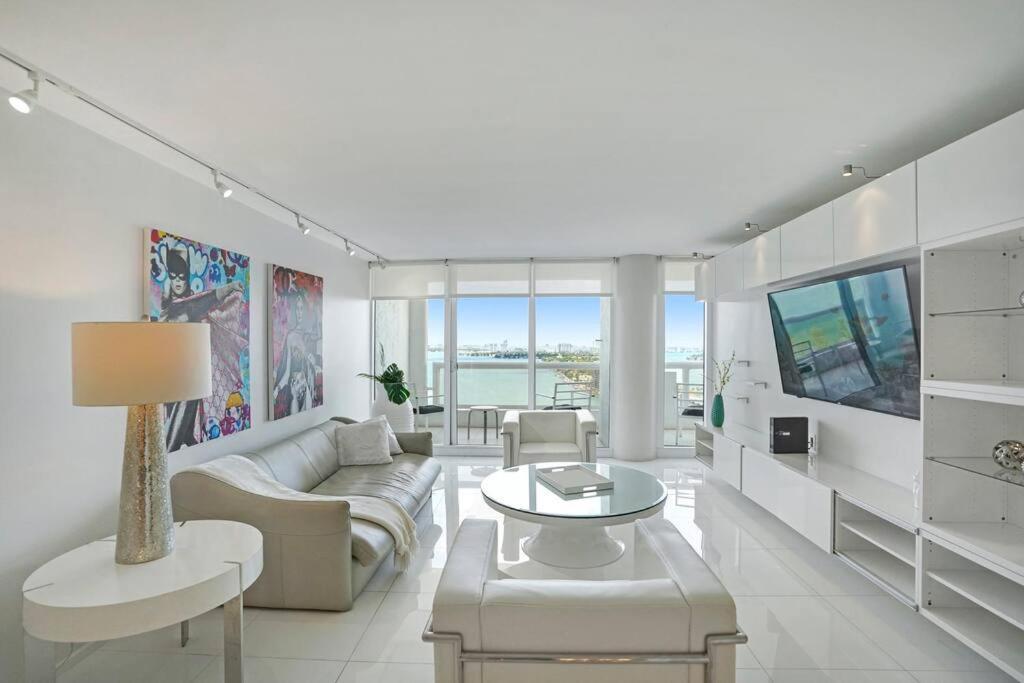 Apartment Seas The Day! Complete Panoramic Water Views Miami