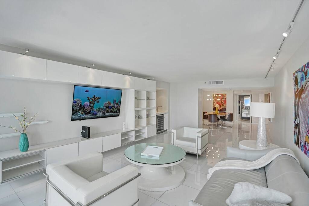Apartment Seas The Day! Complete Panoramic Water Views Miami