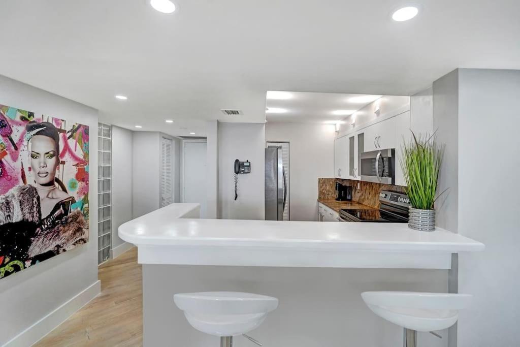 Over The Moon! Skyline And Water Views! Apartment Miami