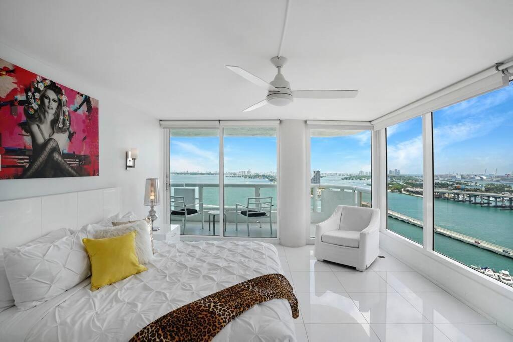Seas The Day! Complete Panoramic Water Views Miami