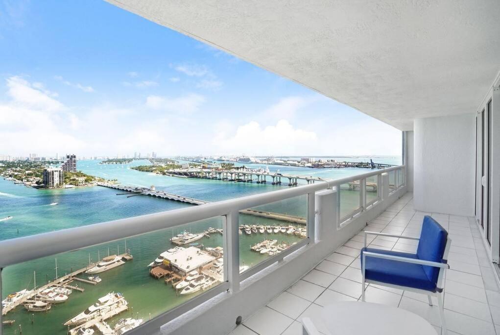 Good Morning Beautiful! Direct Water Views Apartment *