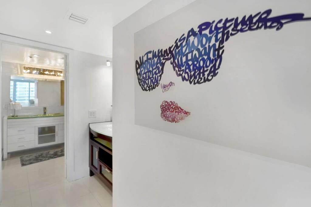 Apartment Obsession! Water & Park Views *