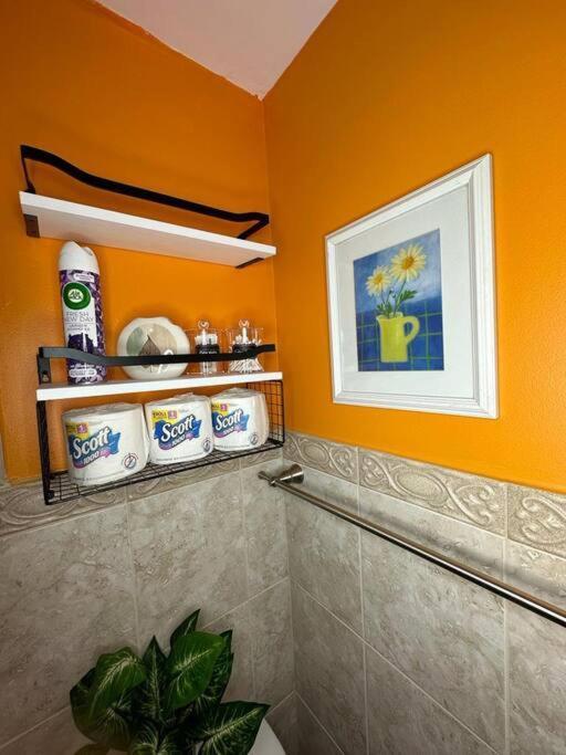 Apartment Sleeps 3, Casa Tropical In