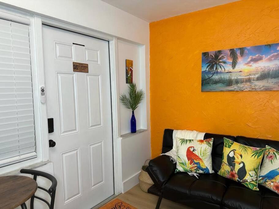 Sleeps 3, Casa Tropical In *
