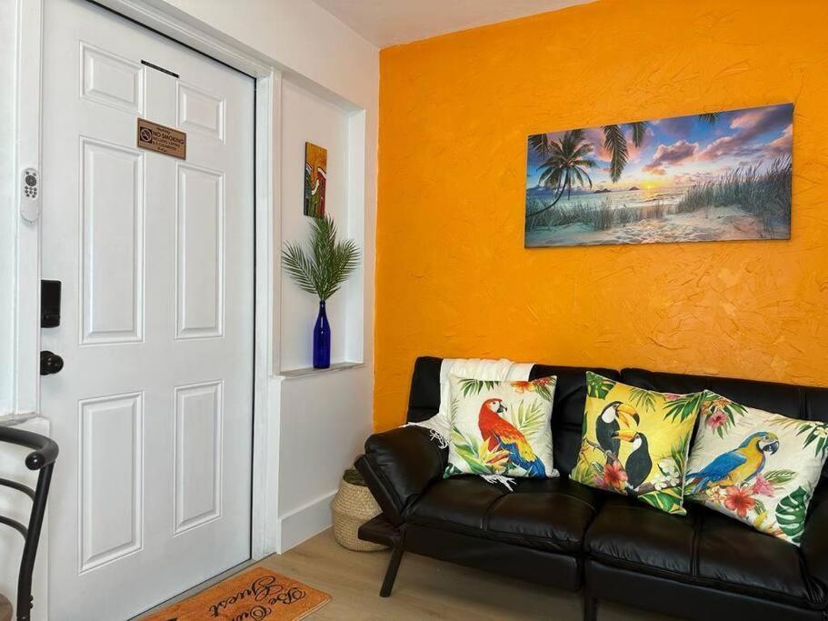 Sleeps 3, Casa Tropical In * Miami
