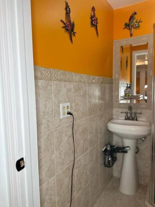 Sleeps 3, Casa Tropical In * Miami