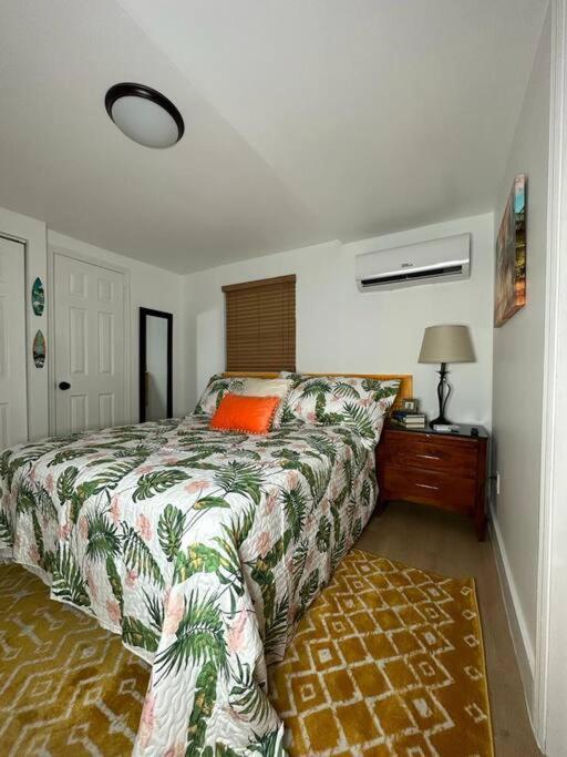 Sleeps 3, Casa Tropical In Apartment Miami