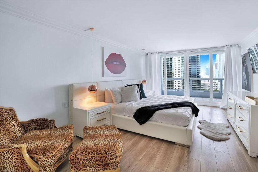 Apartment Magic City! Water And Park Views! Miami