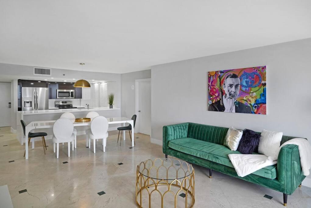 The Gypsy - Water & Park Views, Totally Renovated