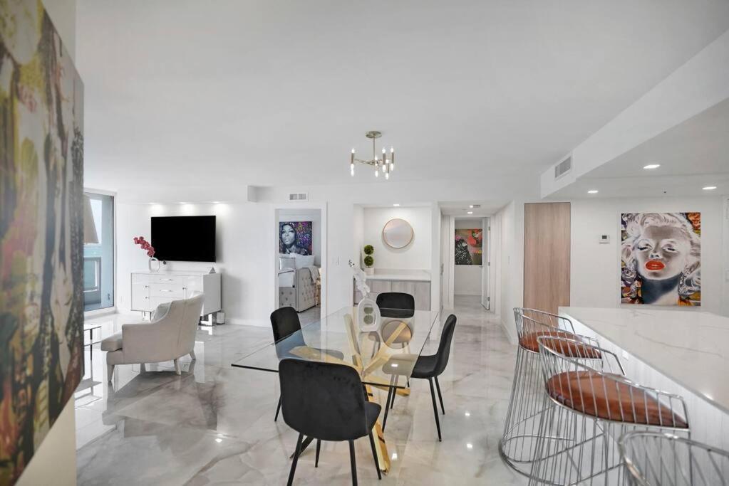 Of Dreams! Renovated With Water & Park Views Apartamento Miami