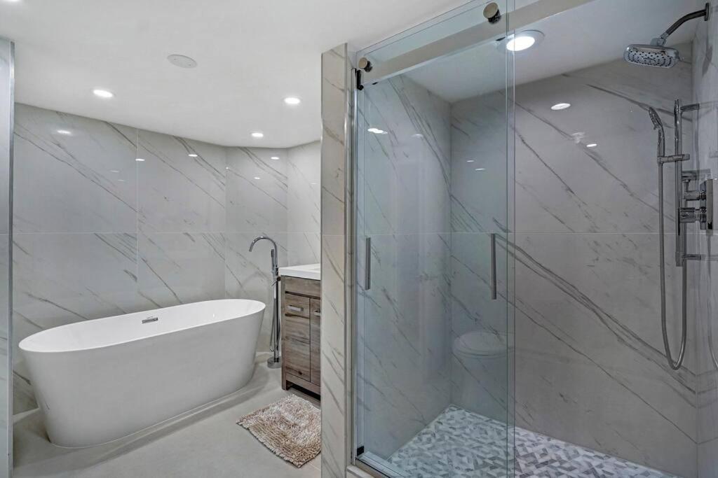 Apartment The Gypsy - Water & Park Views, Totally Renovated *