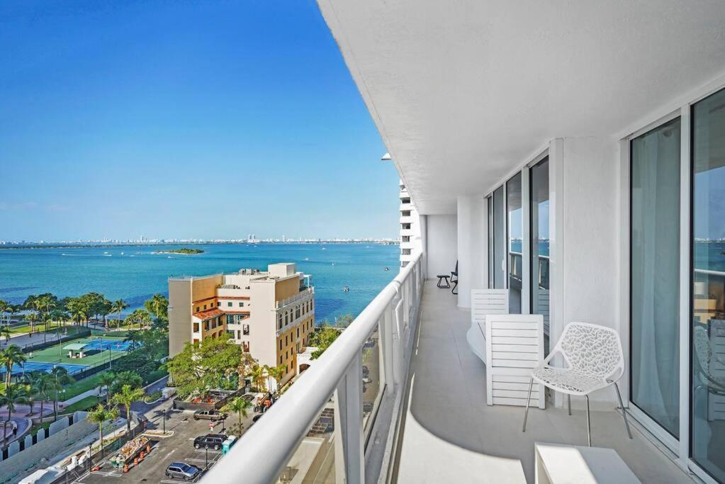 Of Dreams! Renovated With Water & Park Views Apartamento *