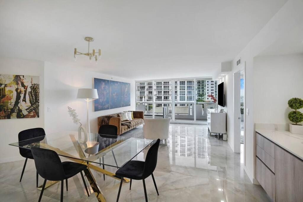 Of Dreams! Renovated With Water & Park Views Apartamento *