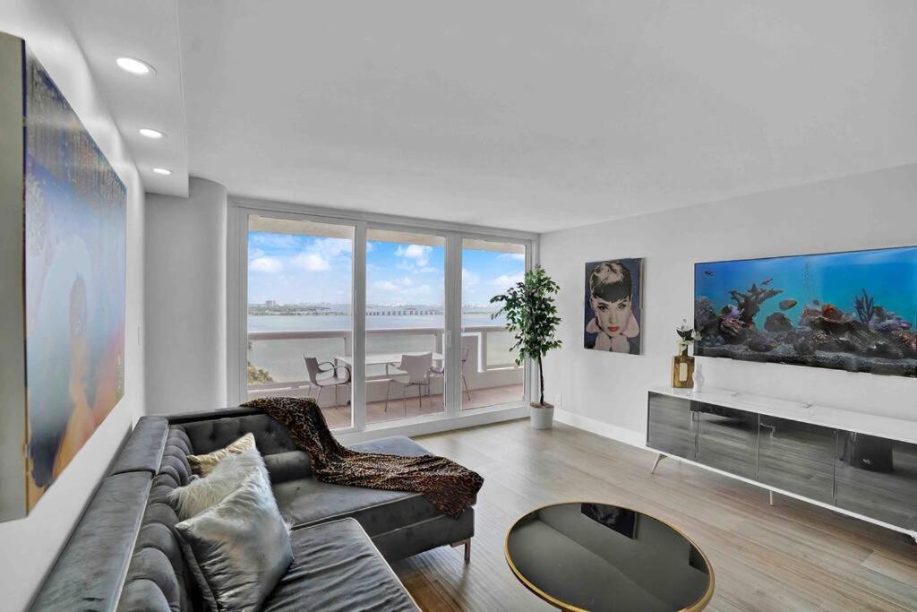 Big Energy! Water Views And Newly Renovated! *