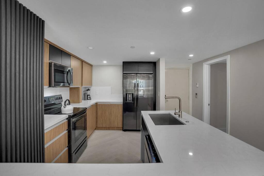 Apartment Visions! Water And Skyline Views! Brand New Miami
