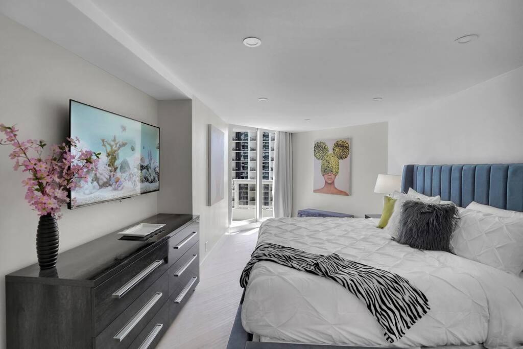 Apartment Visions! Water And Skyline Views! Brand New *