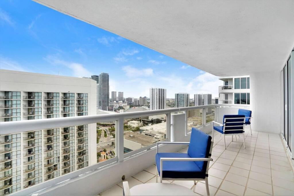 Apartment Day Dreamer! Water & Views! Miami