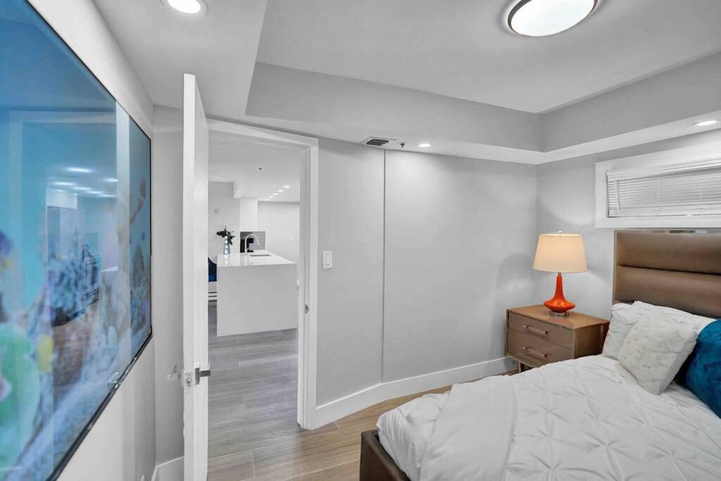 Big Energy! Water Views And Newly Renovated! Apartment