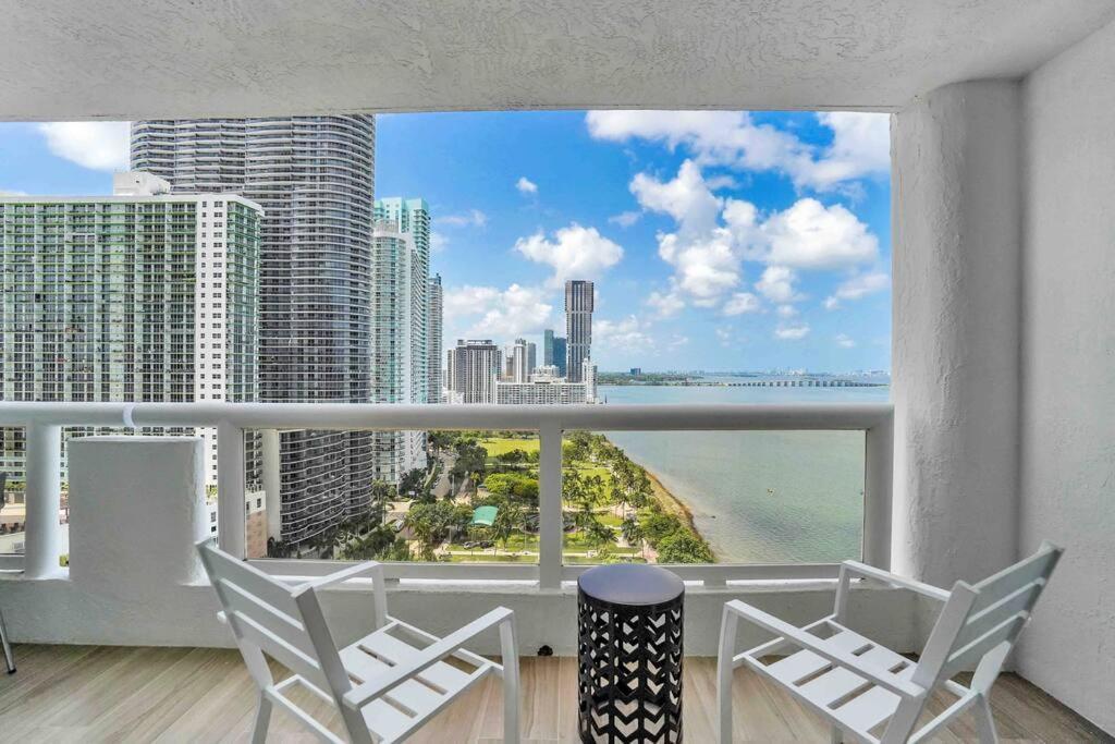 Apartment Big Energy! Water Views And Newly Renovated! Miami