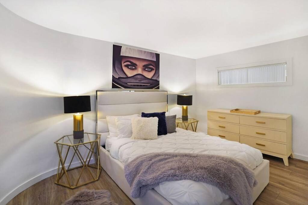 Apartment Magic City! Water And Park Views!