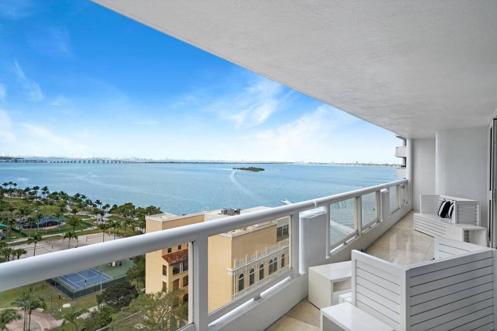 The Gypsy - Water & Park Views, Totally Renovated Apartment