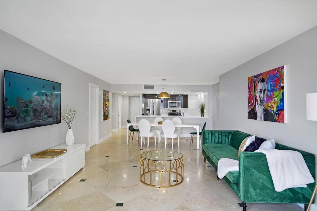 The Gypsy - Water & Park Views, Totally Renovated *
