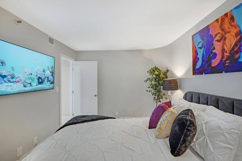 The Gypsy - Water & Park Views, Totally Renovated *