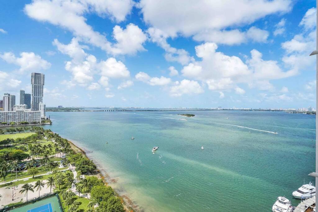 Apartment Big Energy! Water Views And Newly Renovated! Miami